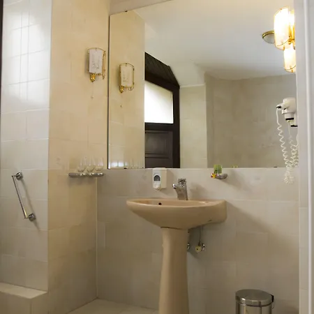 Ξενοδοχείο Molnar 3*
